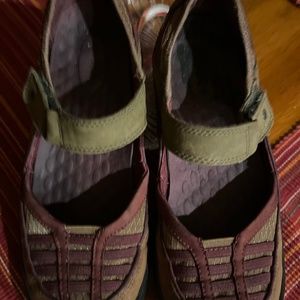 Pr!vo athletic shoes